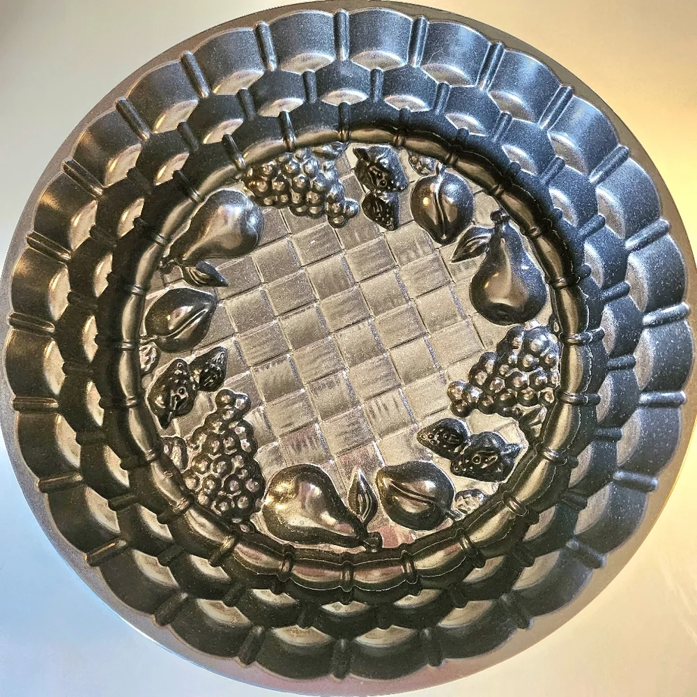 Nordic Ware MariAnne Pan 10 Cup Cast Aluminum Fruit Lattice Basket